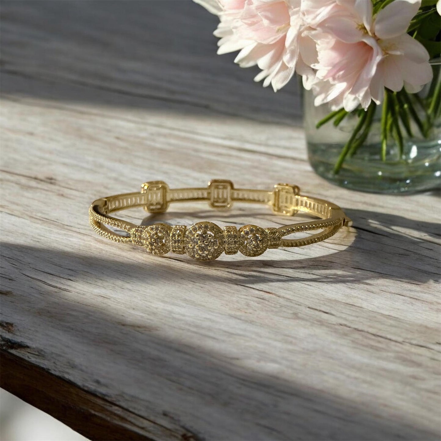 Stunning Jewelry - Reversible Gold bracelet